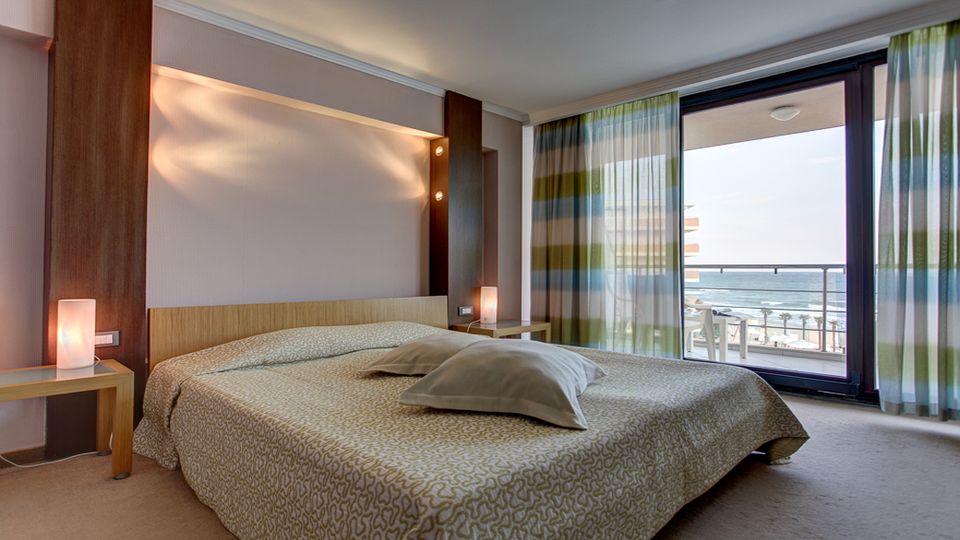 ������ &laquo;ZORNITZA SANDS&raquo; 4+*,   �������