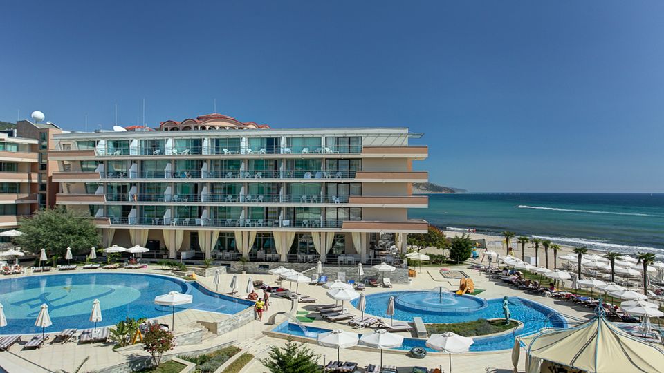 ������ &laquo;ZORNITZA SANDS&raquo; 4+*,   �������